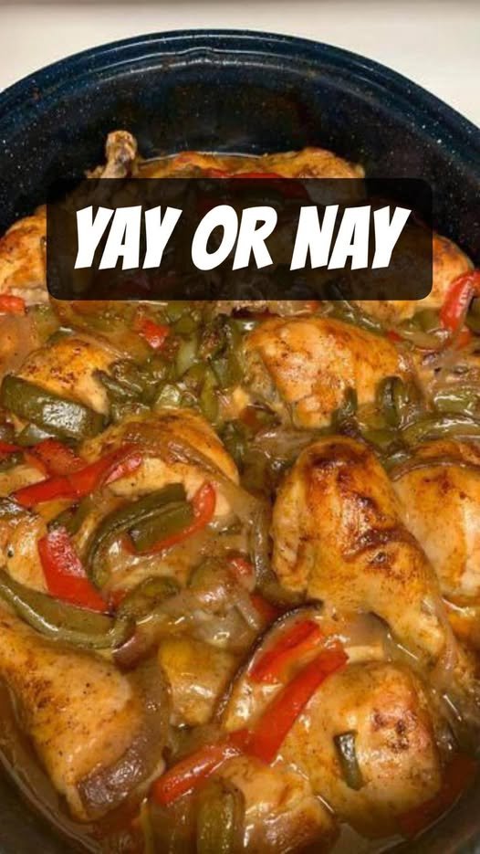 Delicious Slow-Cooked Chicken with Onions and Peppers