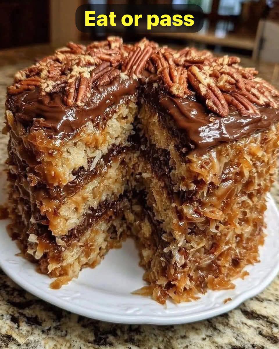 Decadent Turtle Caramel Cake: A Symphony of Chocolate, Caramel, and Pecans 593193066_5137223093170233_9005294354003430124_n