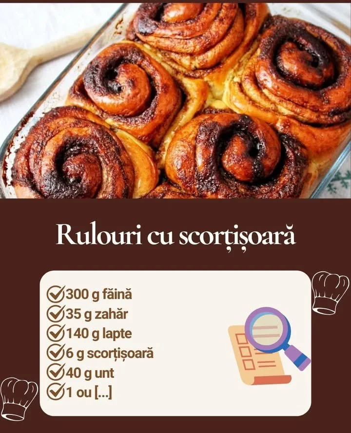 Rulouri cu scorțișoară pufoase și rumene servite pe o farfurie