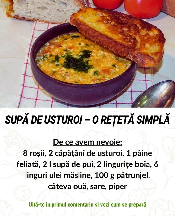 Bol cu supă de usturoi aromată și gustoasă, servită cu crutoane